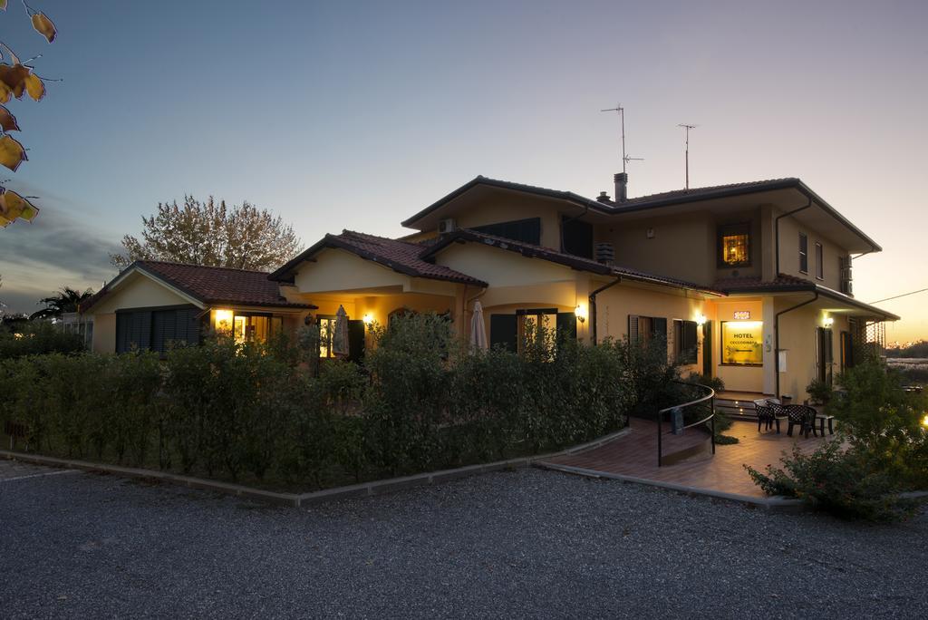 Hotel Cecco Di Nara Massarosa Zewnętrze zdjęcie