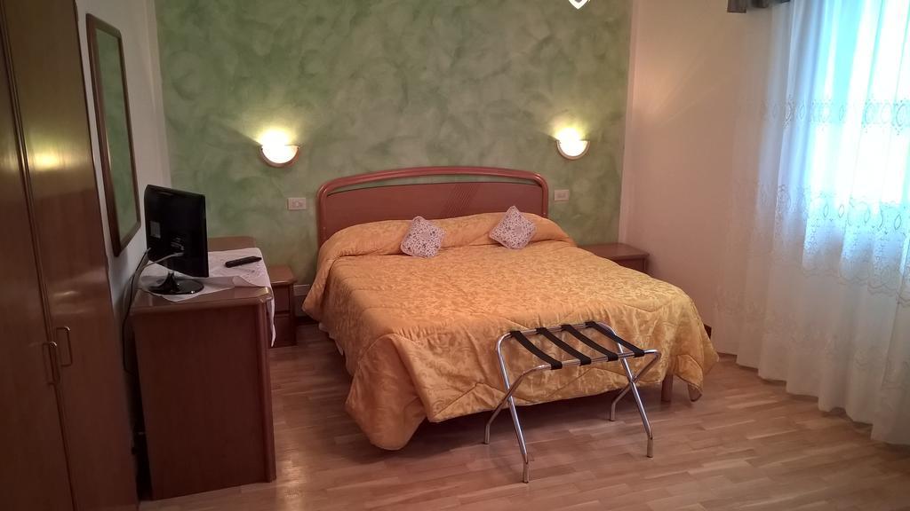 Hotel Cecco Di Nara Massarosa Zewnętrze zdjęcie